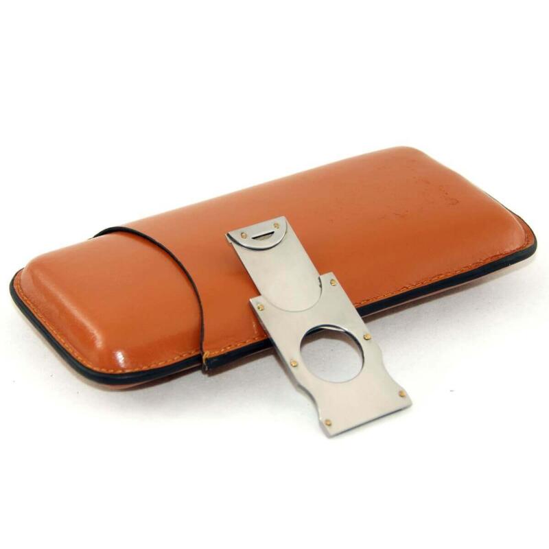 Cigar case with cutter