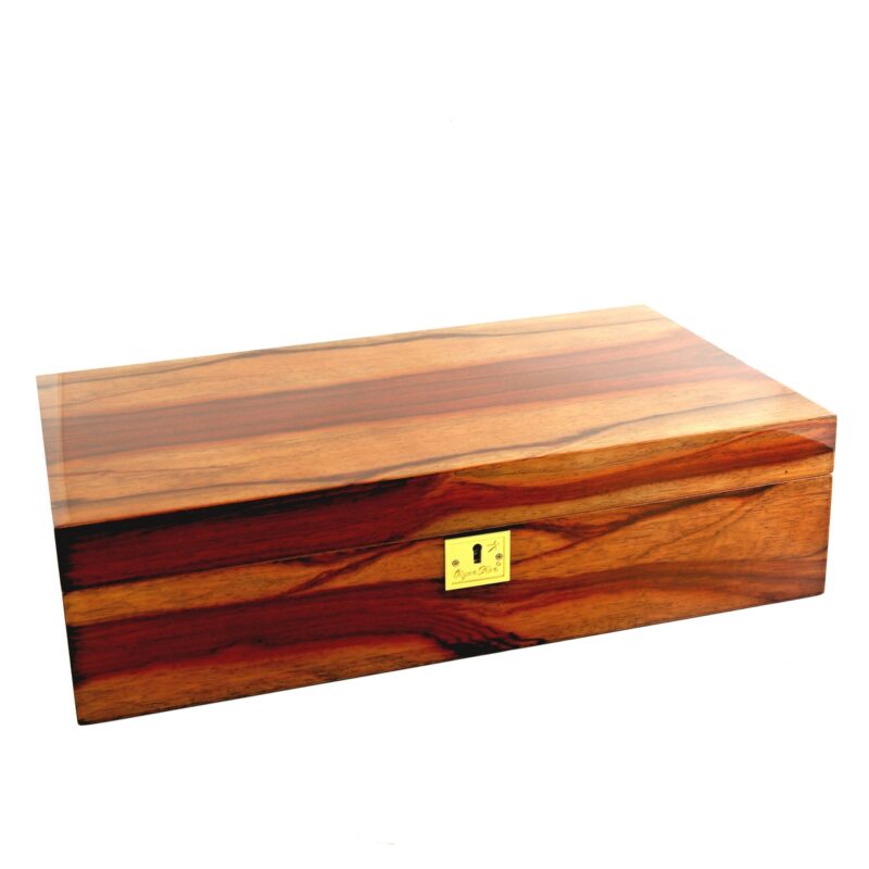 Seamless Padouk wood humidor with hidden magnets for cigar storage