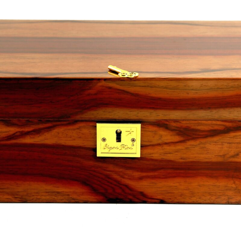 Exotic wood humidor in Padouk with seamless magnetic lid design