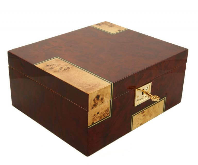 Deniro 4 Strain Cannabis Humidor Cigar Star
