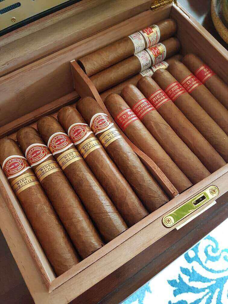 HUMIDOR – CIGAR STAR LUXURY QUALITY – AFFORDABLE PRICING